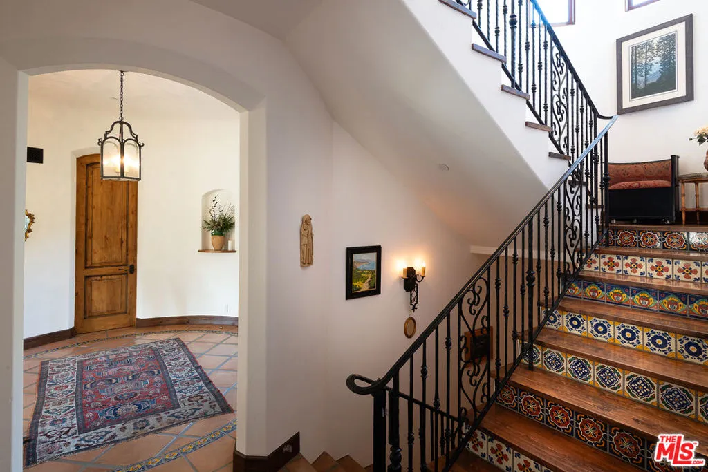 1101 Cold Canyon Road, Calabasas, California 91302 home-pic-21